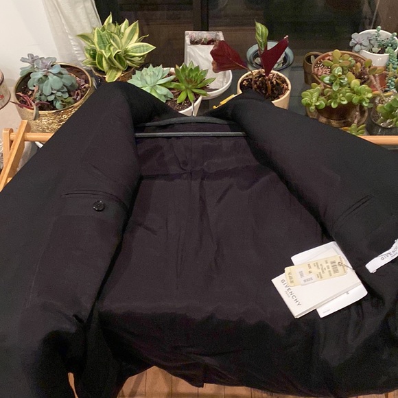 Givenchy tailored vest great closet staple - Picture 5 of 11
